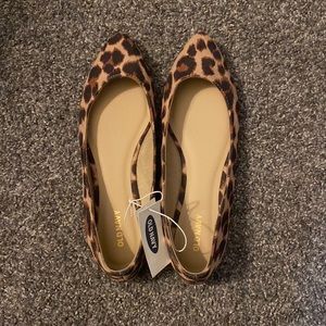 Old navy Leopard print flats/ size 8/ new with tags